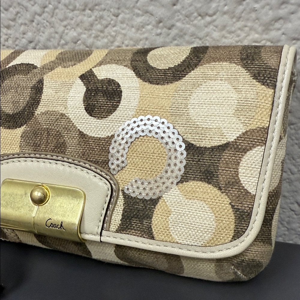 Coach Kristin Opt Art Brown Multicolor Patterned Wristlet Sequined Clutch - Picture 2 of 10